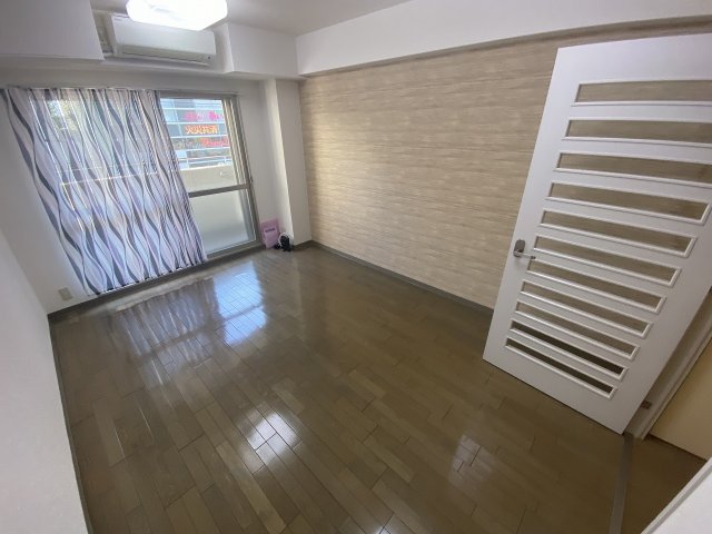 居室・リビング　エアコン付きで初期費用を抑えられます♪