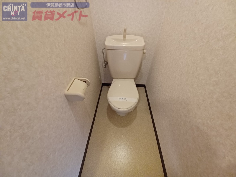 トイレ　別部屋参考写真となります。