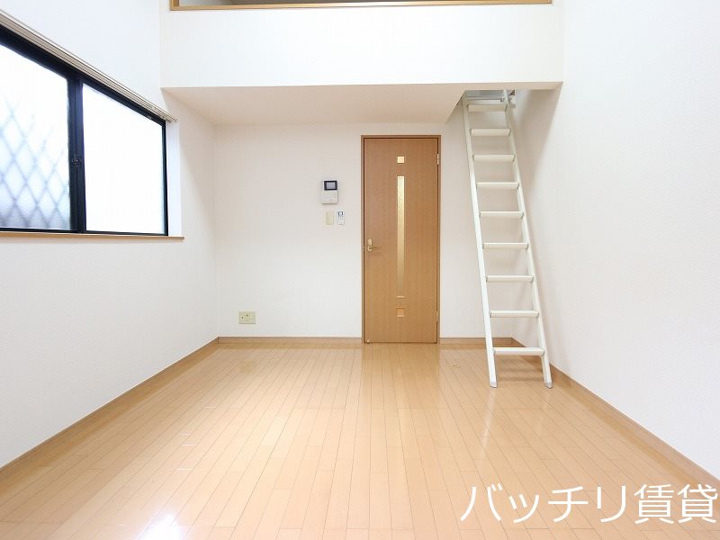 居室・リビング　同型タイプの為、現状を優先いたします