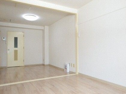 その他　※写真は別号室です。