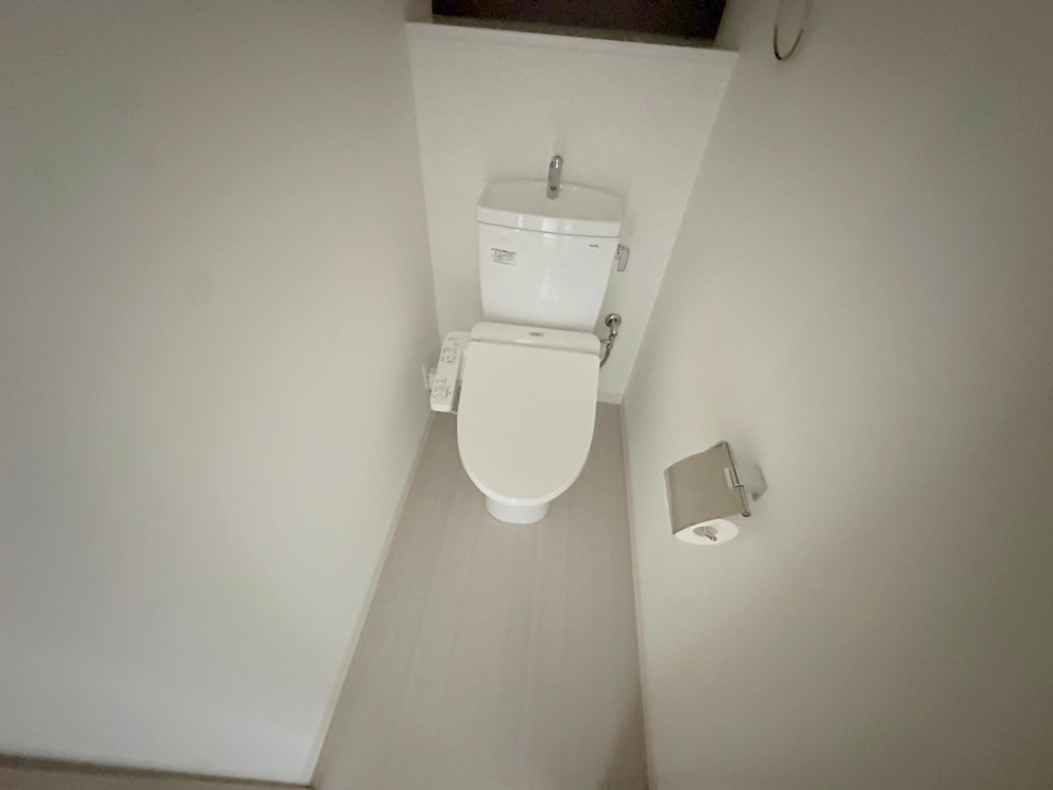 トイレ　綺麗なトイレにはウォシュレット標準装備です。