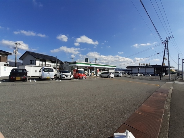 コンビニ　ファミリーマート　野市東野店（コンビニ）まで600m