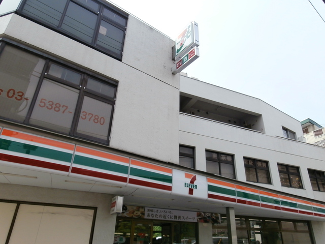 コンビニ　セブンイレブン新宿1丁目店（コンビニ）まで117m