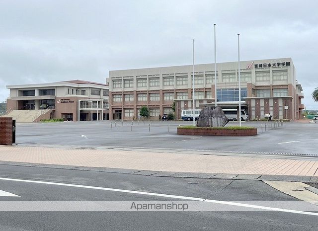高校・高専　宮崎日本大学学園学園事務局（高校・高専）まで376m