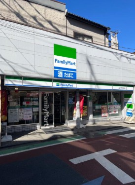 コンビニ　ファミリーマート高円寺中通店（コンビニ）まで448m