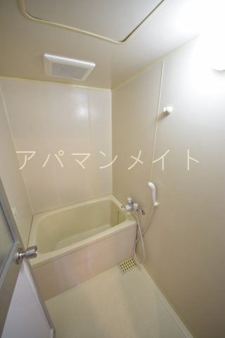 バス・シャワールーム　お風呂で日々の疲れを落としましょう