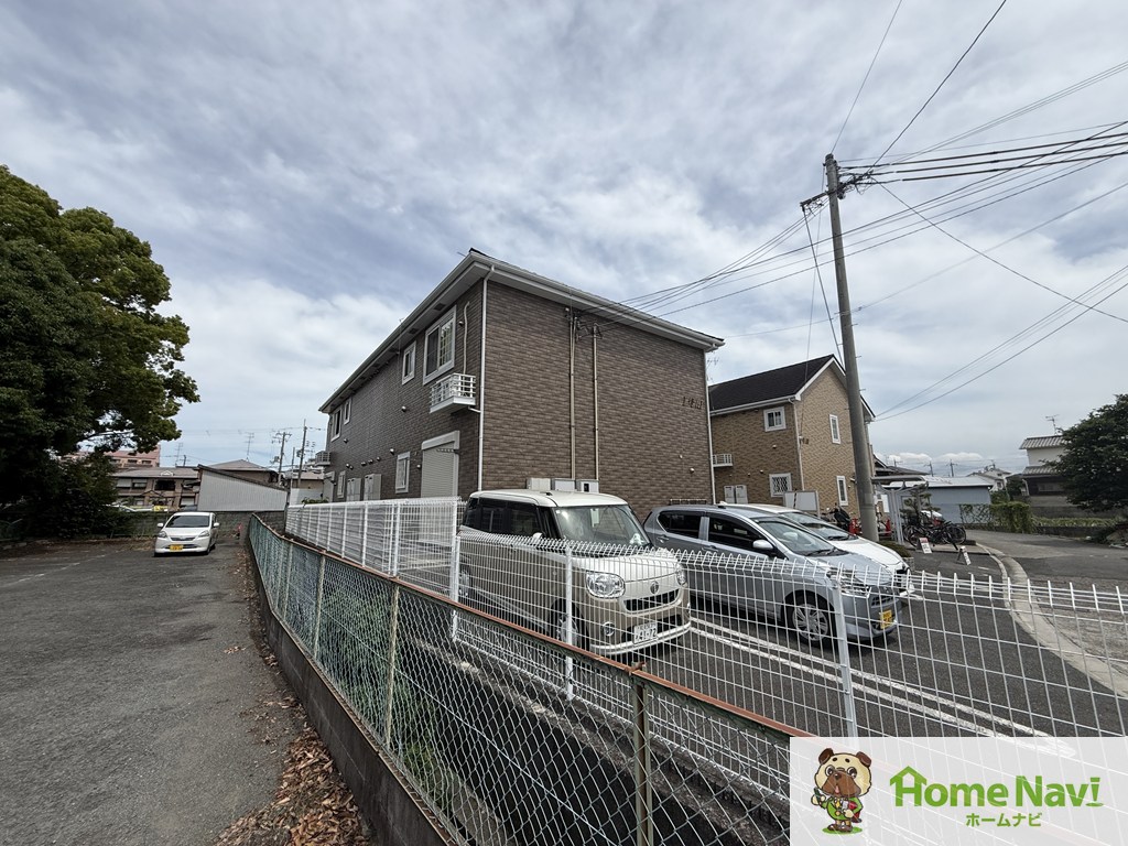 駐車場　「パンビュイッソンI」、現地待ち合わせでのご案内も可能です。