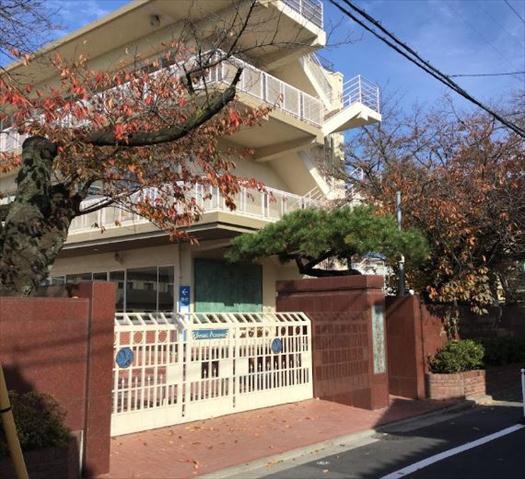 高校・高専　八雲学園高等学校（高校・高専）まで609m