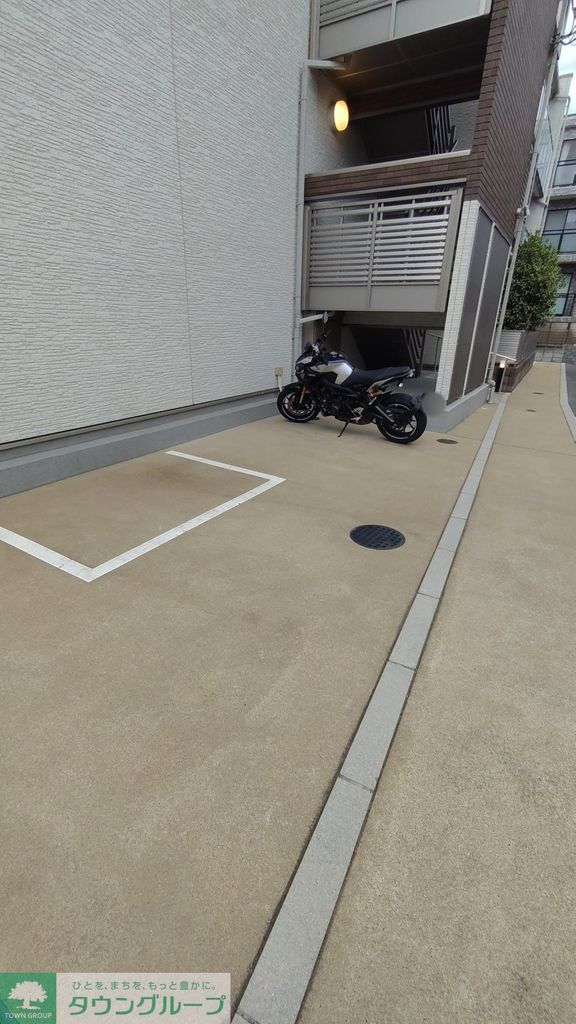 駐車場　駐車場