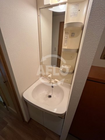 洗面設備　プレサンス梅田インテルノ　独立洗面台