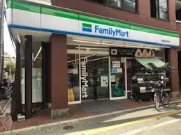 コンビニ　ファミリーマート 松陰神社駅前店（コンビニ）まで113m