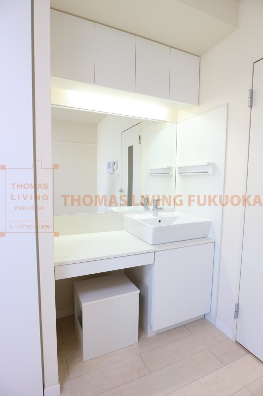 洗面設備　写真は同型タイプです。