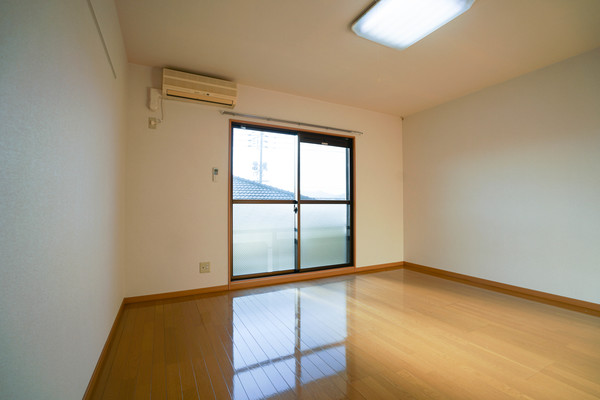 居室・リビング　同じ建物の別のお部屋