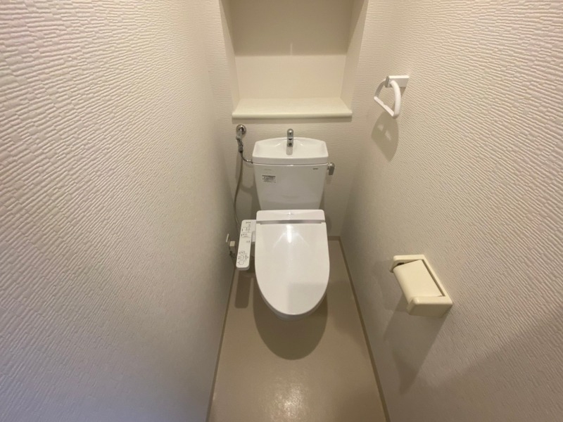 トイレ　ウォシュレット機能がついたトイレ。安心して使用できますね。