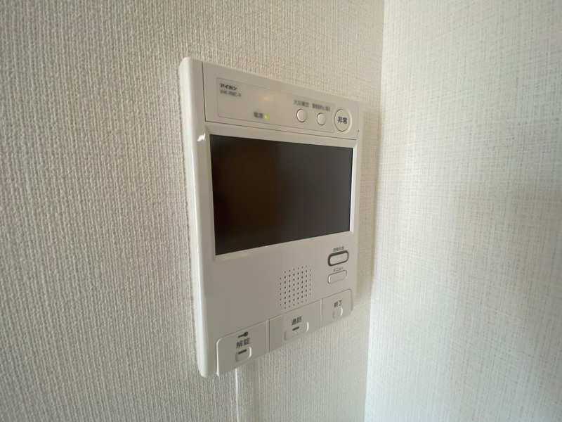 セキュリティ　ＴＶモニター付インターホンです。来客者の顔が見えるので安心！