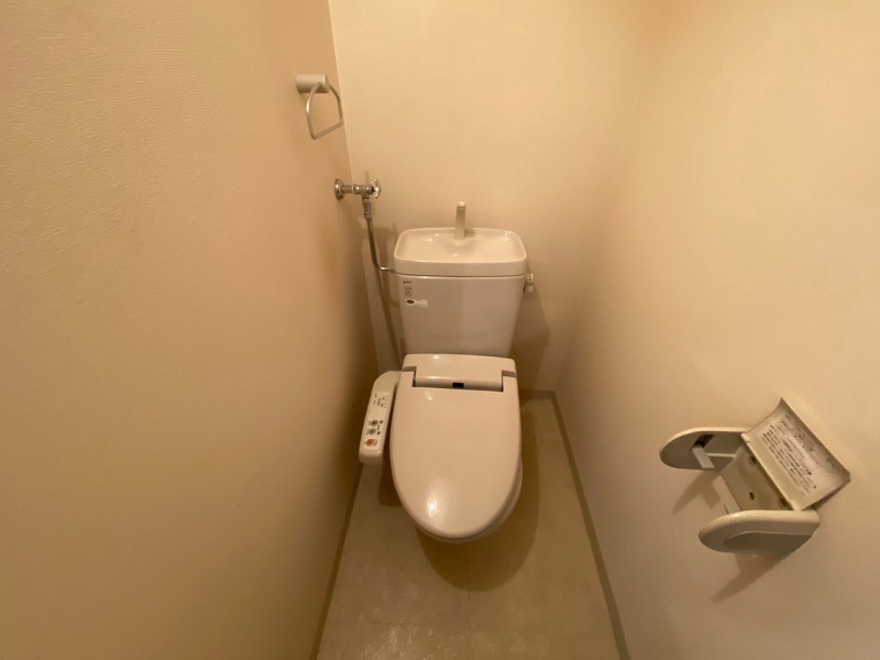 トイレ　トイレです。ウォシュレット付を探している方、おすすめです。