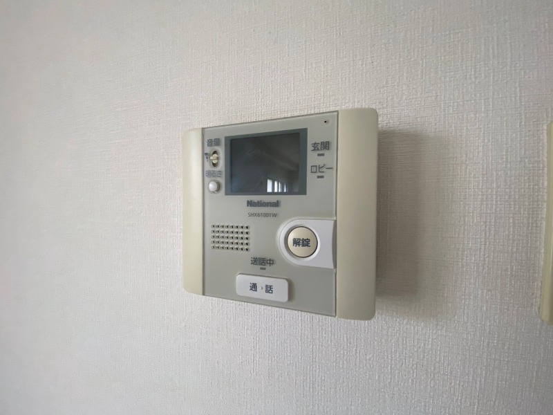 セキュリティ　インターホンは通話ができるので急な訪問があっても安心です。