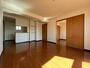 居室・リビング　広くてキレイなお部屋が広がっていて、充実した生活が送れそう。