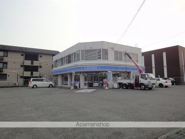 コンビニ　ローソン高知南川添店（コンビニ）まで263m