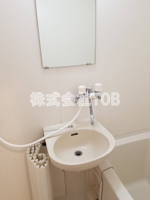 洗面設備　お風呂に洗面台があります