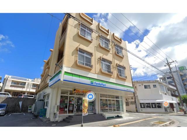 コンビニ　ファミリーマート宜野湾いすのき通り店（コンビニ）まで235m