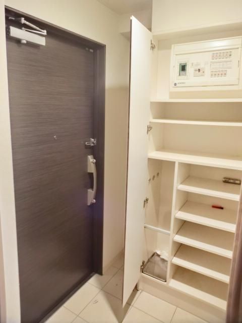 玄関　シューズボックス