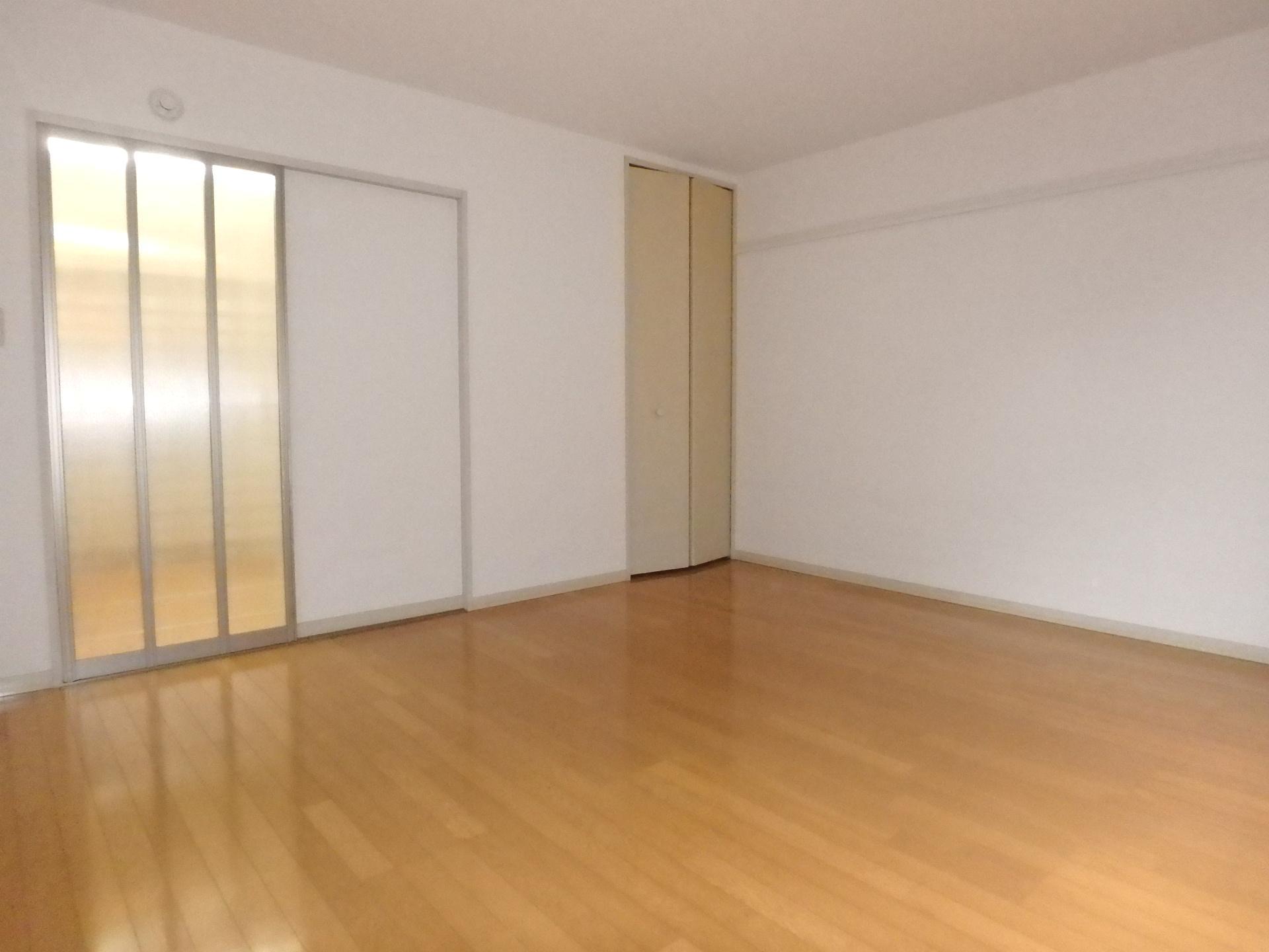居室・リビング　8.7帖の広々としたお部屋です