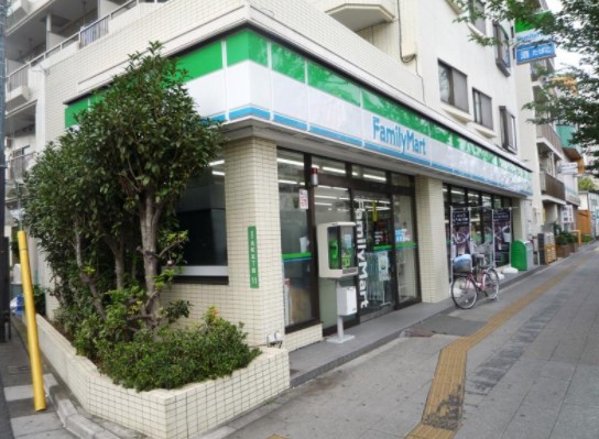コンビニ　ファミリーマート 練馬北町店（コンビニ）まで159m