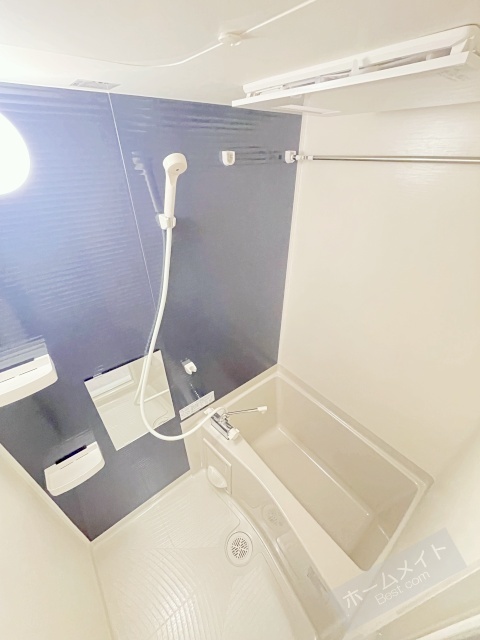 バス・シャワールーム　階数によって内装カラーが異なります。