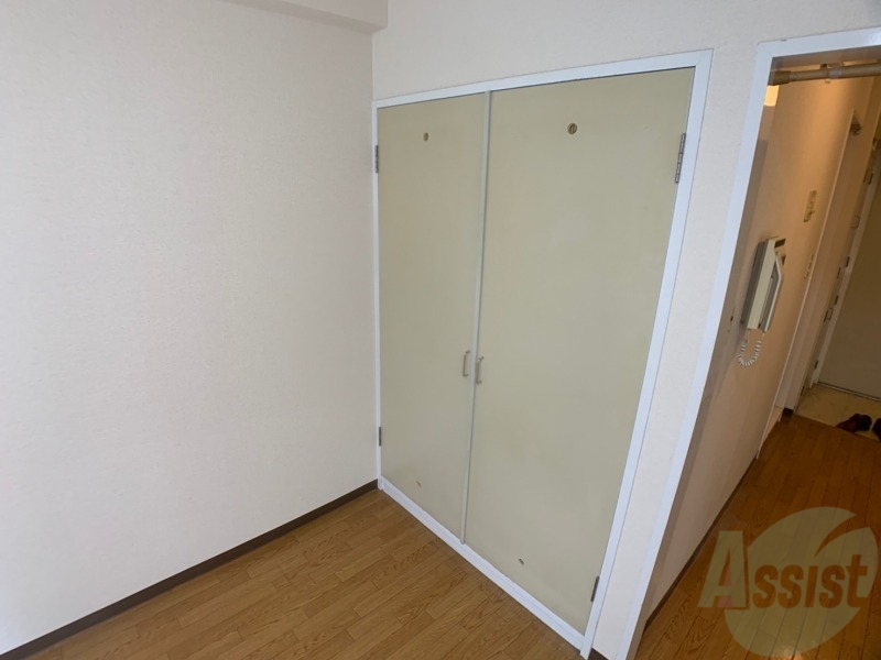 収納　洋室の収納です。部屋がすっきり片付きます。