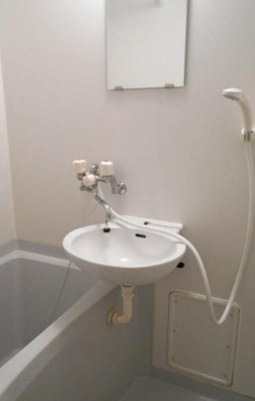 バス・シャワールーム　別部屋の画像を使用しております。