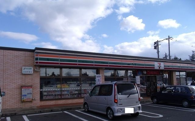 コンビニ　セブンイレブン（コンビニ）まで120m