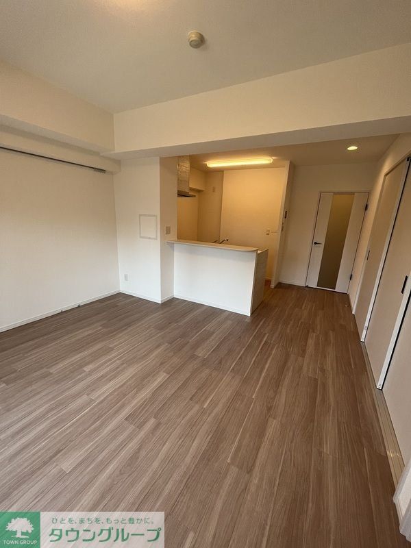 居室・リビング　★フルリノベ実施中（写真は同建物別部屋の写真です）★