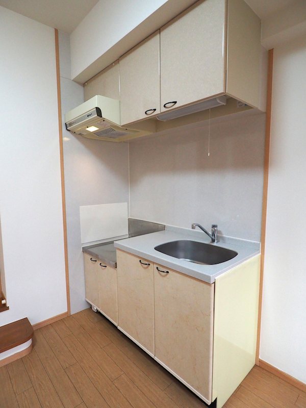 キッチン　ガスコンロ設置可能※反転タイプのお部屋です。※クロス等異なり