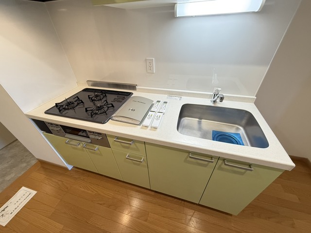 キッチン　別部屋参考写真です