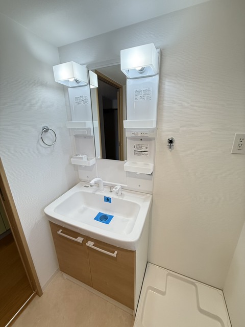 洗面設備　別部屋参考写真です