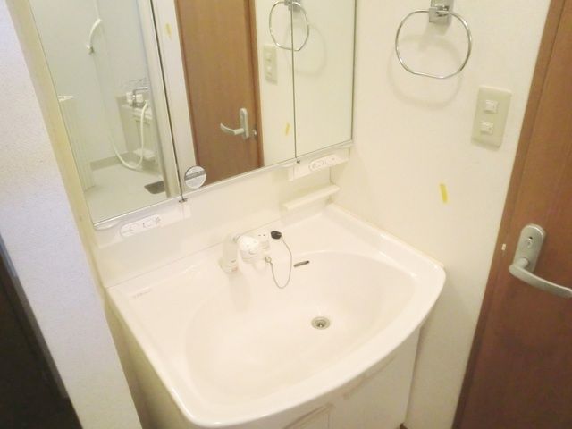 洗面設備　★便利な独立洗面台付です★
