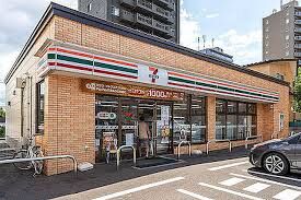 コンビニ　セブンイレブン札幌月寒中央通4丁目店（コンビニ）まで168m