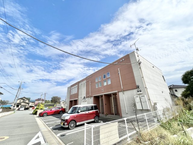 ＪＲ総武本線 四街道駅 バス乗車時間：15分 最寄りバス停で下車 徒歩2分 築11年