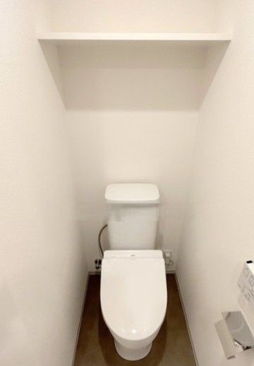 都営大江戸線 門前仲町駅 徒歩5分 5階建 築4年のトイレ写真