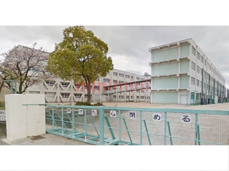 中学校　高槻市立第七中学校（中学校）まで1729m