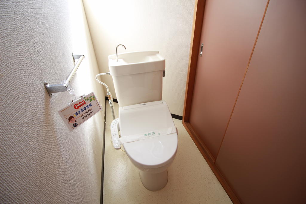 ＪＲ徳島線 徳島駅 徒歩21分 3階建 築38年のトイレ写真