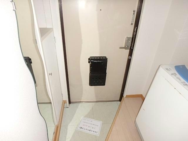キャンパスビレッジ高坂の玄関写真