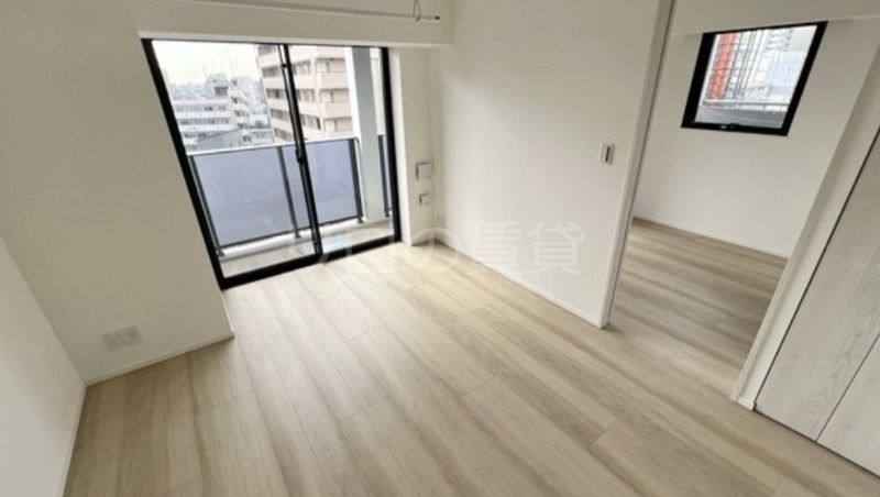 クレインメゾン新川通の居間写真