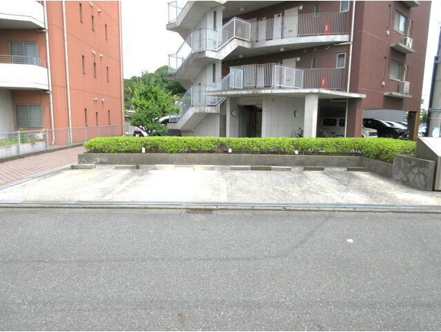 駐車場　敷地内駐車場です♪