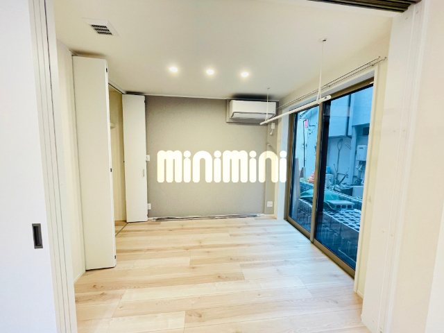 居室・リビング　明るいお部屋です
