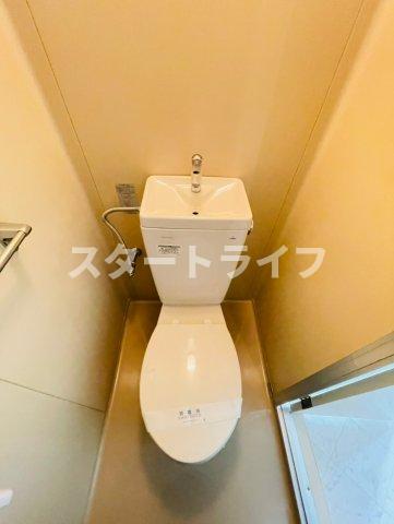 地下鉄御堂筋線 西中島南方駅 徒歩12分 7階建 築39年のトイレ写真