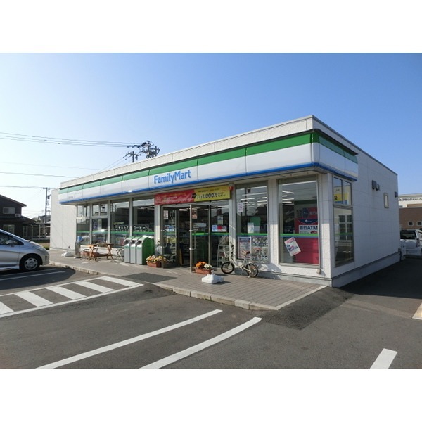 コンビニ　ファミリーマート 富山秋吉店（コンビニ）まで766m
