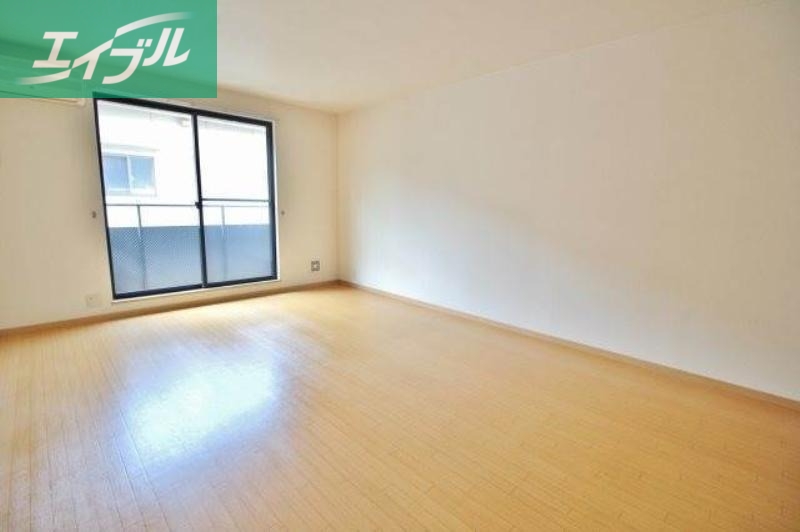 ラフィーネ番町の居間写真