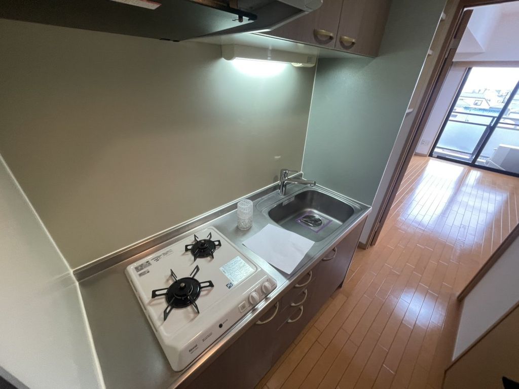 キッチン　別号室、別間取りの参考写真です。